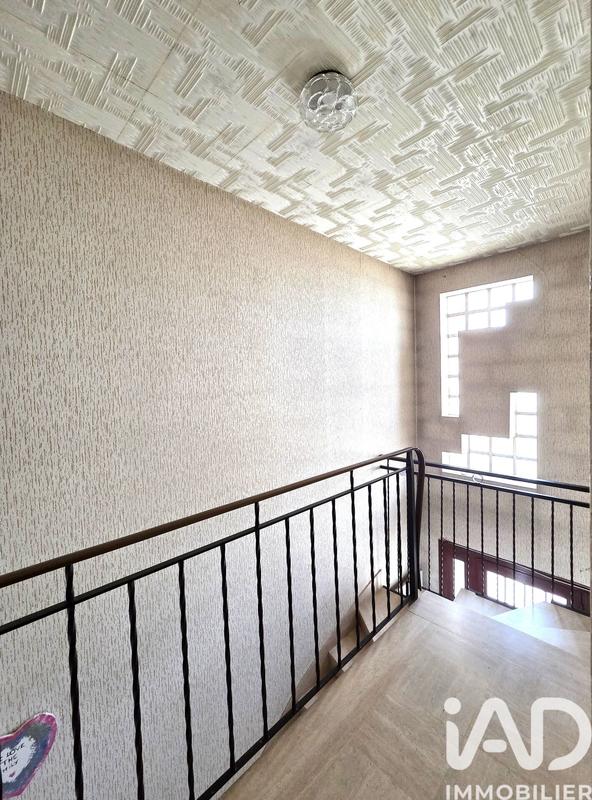 Maison - 200 m² - 8 pièces