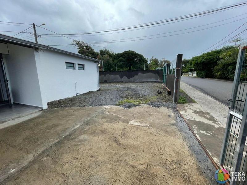 Local commercial - 85 m² - 3 pièces