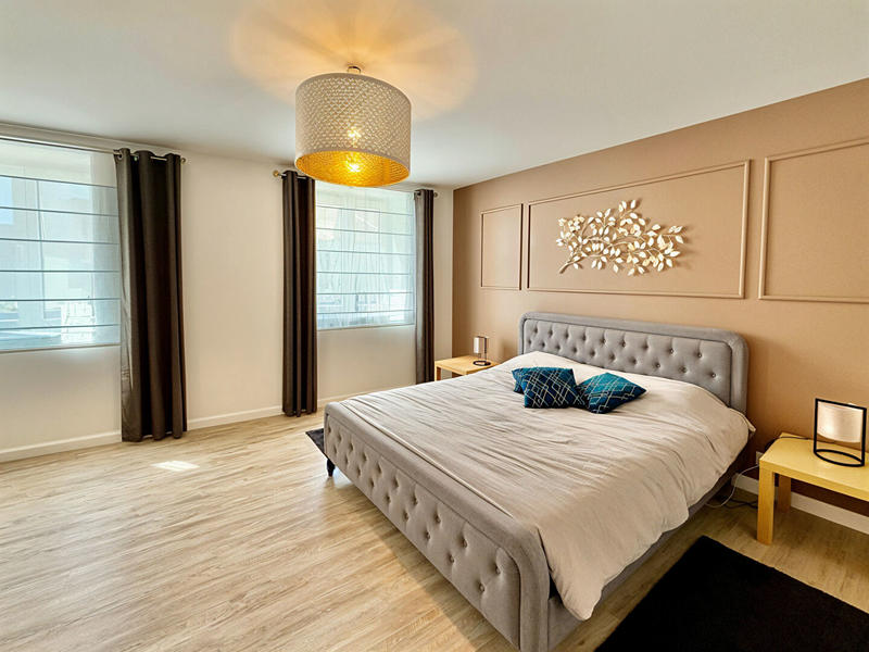 Maison - 255 m² - 7 pièces