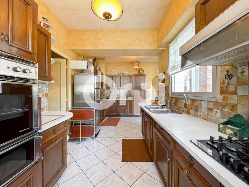 Maison - 187 m² - 7 pièces