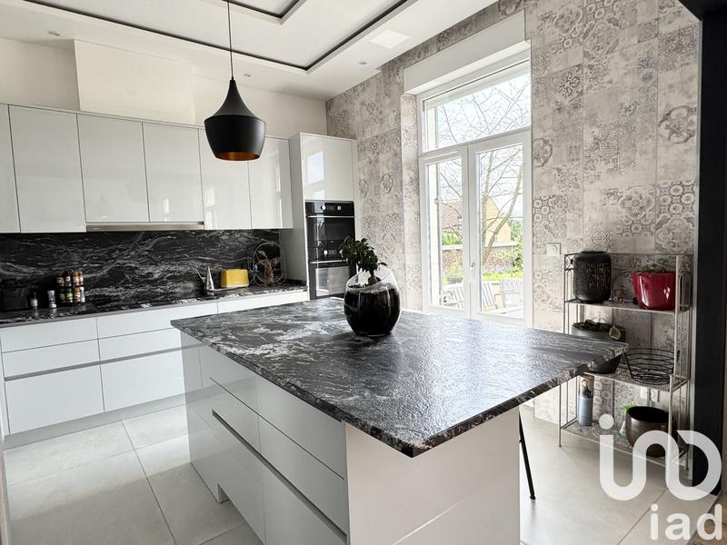 Maison - 212 m² - 7 pièces