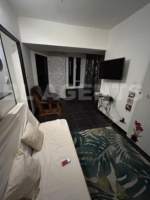 Appartement - 100 m² - 2 pièces