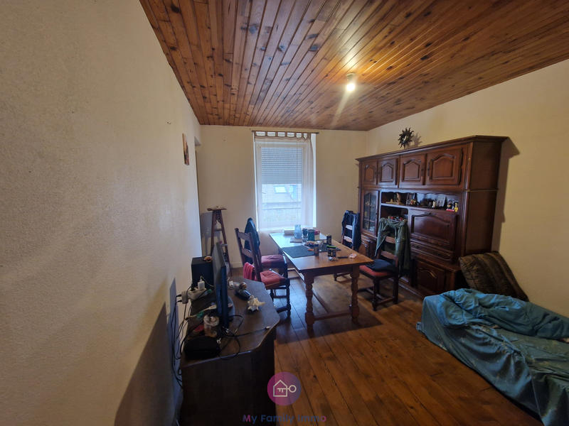 Maison - 227 m² - 15 pièces