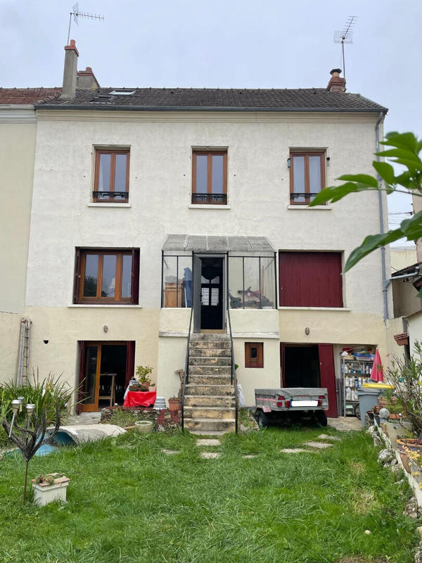Maison - 180 m² - 7 pièces