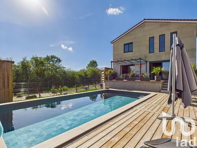 Maison - 182 m² - 7 pièces