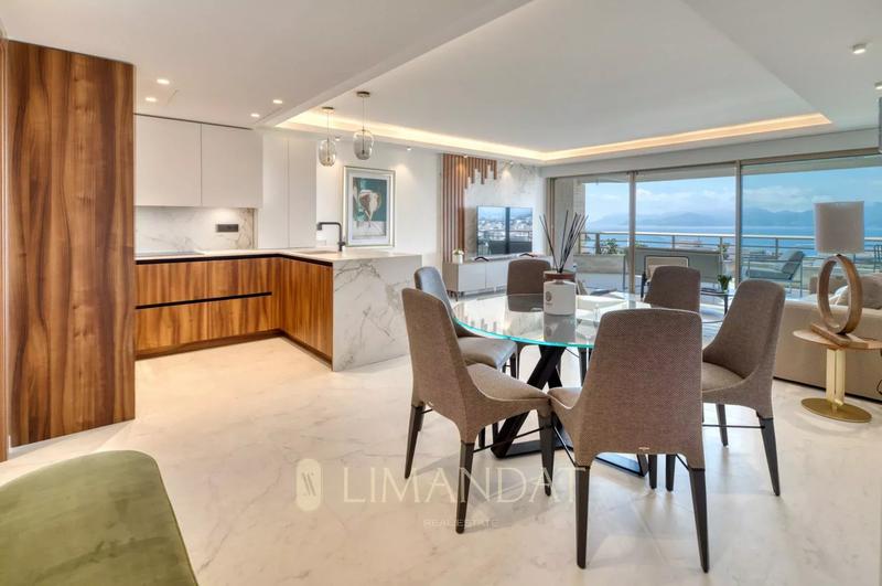 Appartement - 150 m² - 4 pièces