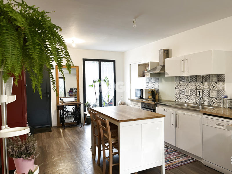 Maison - 95 m² - 4 pièces