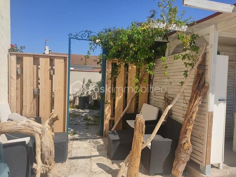 Villa - 100 m² - 5 pièces