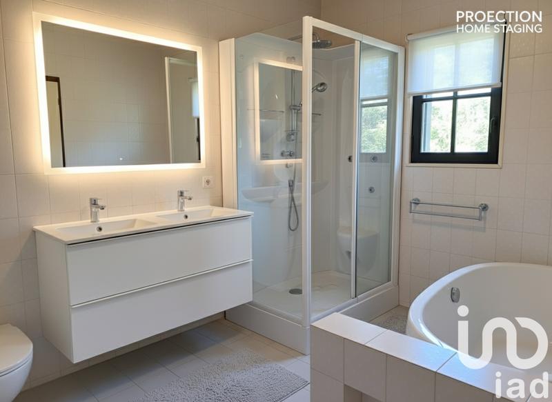 Maison - 200 m² - 8 pièces