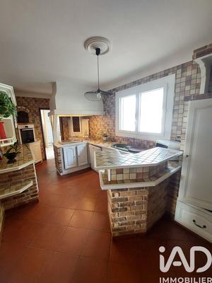 Maison - 228 m² - 7 pièces