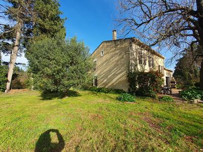 Maison - 230 m² - 5 pièces