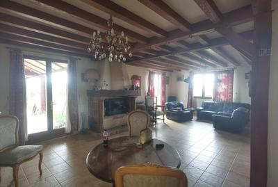 Maison - 166 m² - 8 pièces