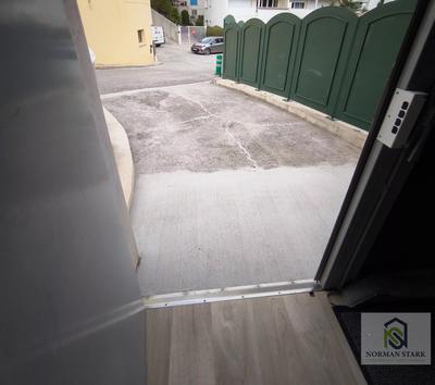 Local commercial - 4 pièces