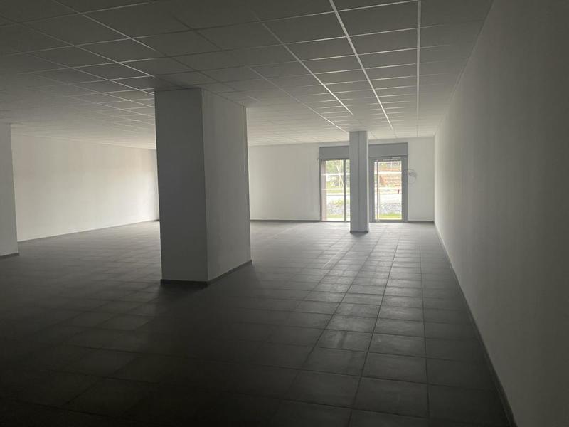 Divers - 132 m² - 1 pièce