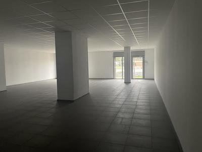 Divers - 132 m² - 1 pièce