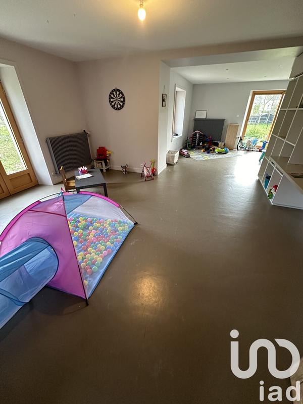 Maison - 270 m² - 11 pièces