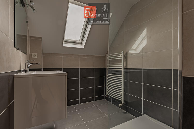 Maison - 198 m² - 7 pièces