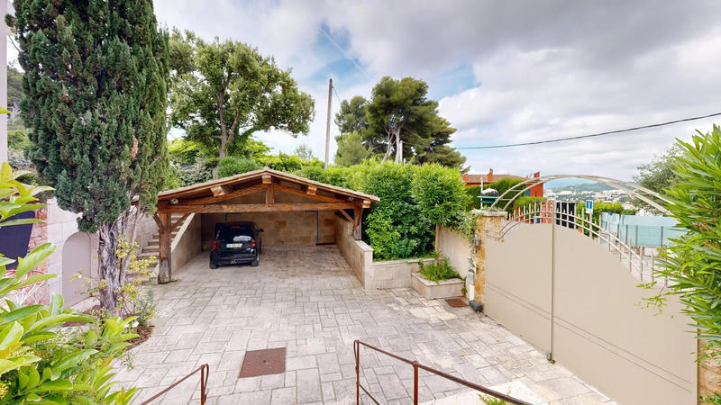 Maison - 200 m² - 6 pièces