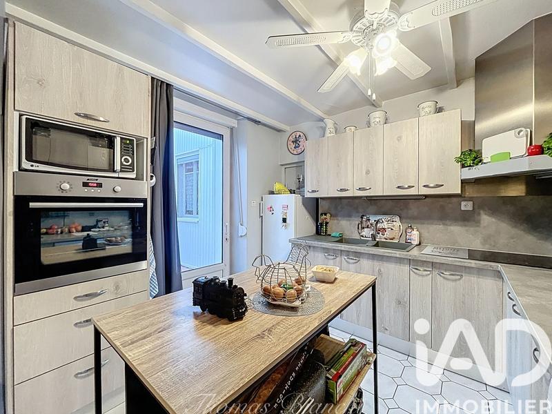 Maison - 188 m² - 8 pièces