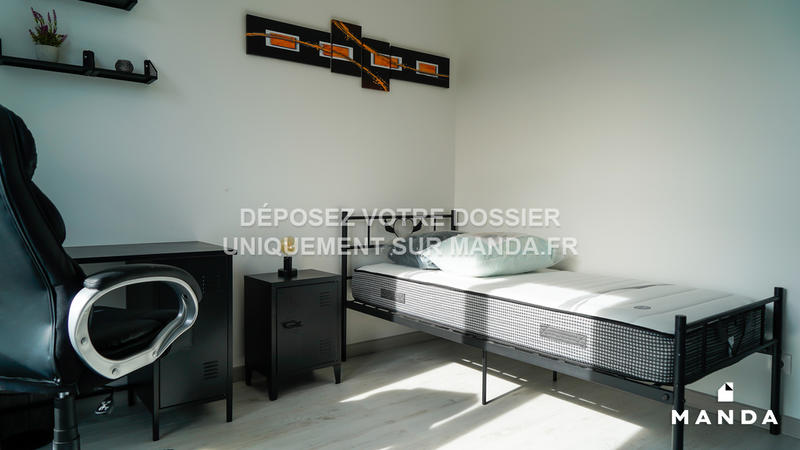 Chambre - 11 m² - 5 pièces