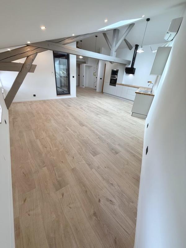 Appartement - 85 m² - 5 pièces