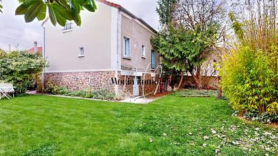 Pavillon - 160 m² - 7 pièces