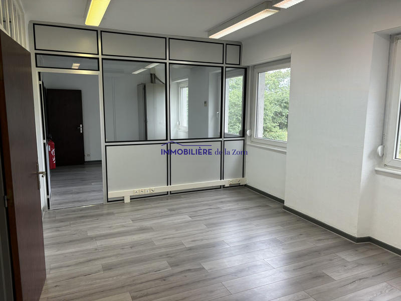 Local commercial - 323 m²