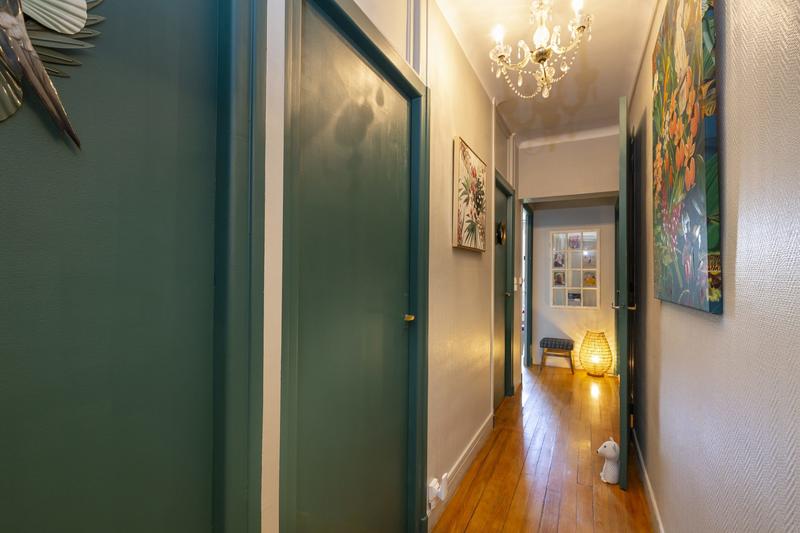 Maison - 269 m² - 9 pièces