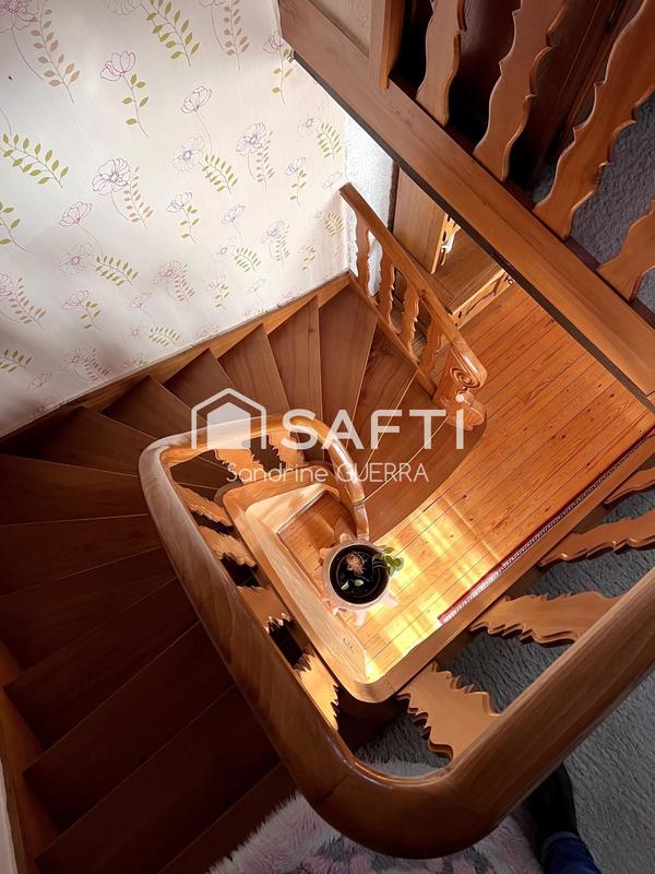 Maison - 172 m² - 7 pièces