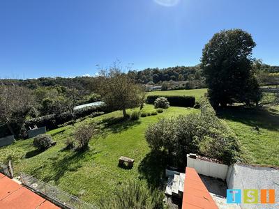 Maison - 287 m² - 7 pièces