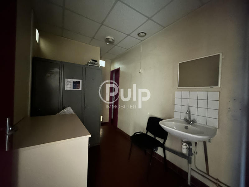 Entrepôt - 1 200 m² - 1 pièce