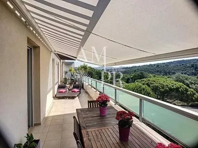 Appartement - 100 m² - 4 pièces