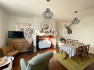 Maison - 338 m² - 13 pièces