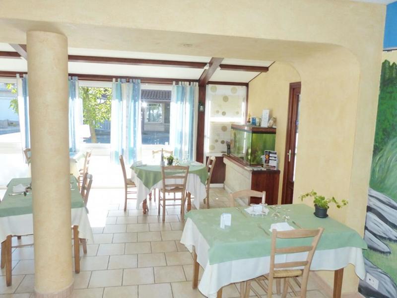 Maison - 200 m² - 13 pièces