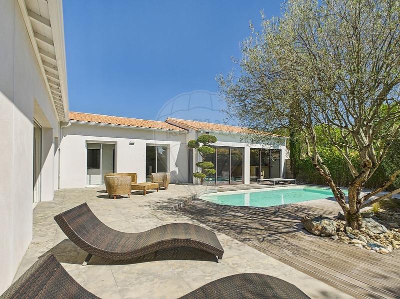 Maison - 186 m² - 7 pièces