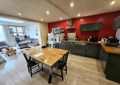 Immeuble - 116 m² - 6 pièces