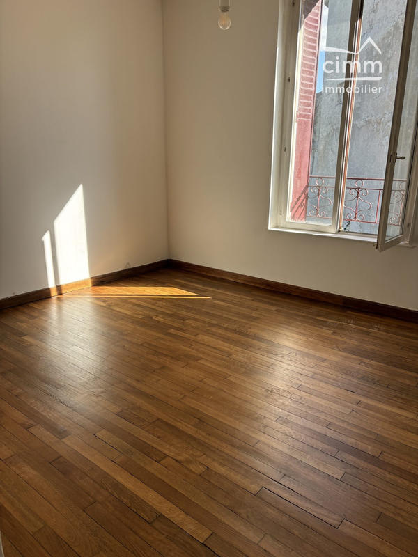 Maison traditionnelle - 107 m² - 7 pièces