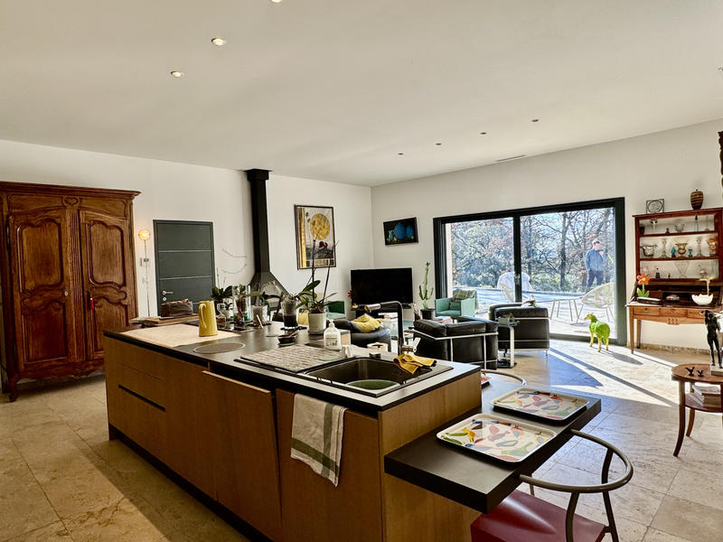 Maison - 265 m² - 7 pièces