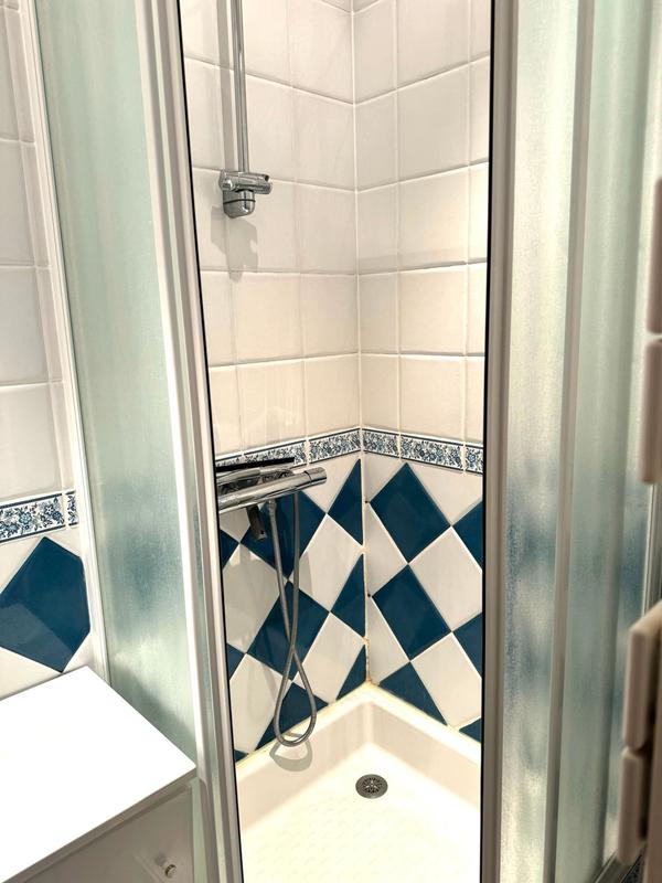 Maison - 248 m² - 9 pièces