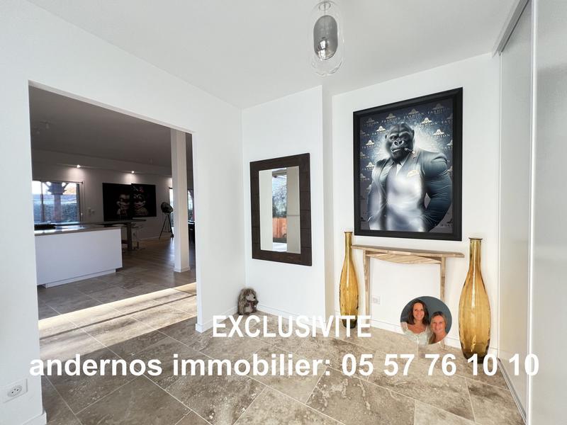 Maison - 233 m² - 7 pièces