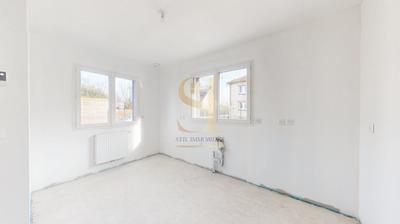 Maison - 97 m² - 6 pièces