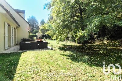 Maison - 197 m² - 8 pièces