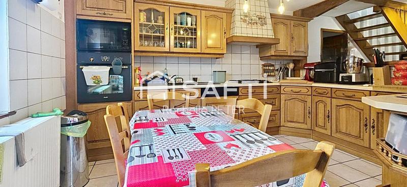 Maison - 243 m² - 14 pièces