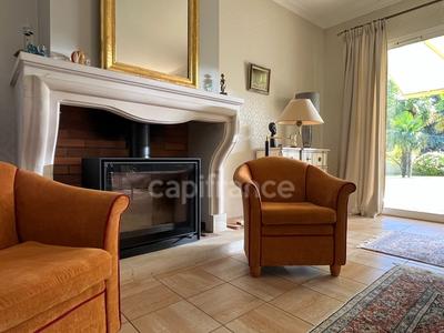 Maison - 268 m² - 8 pièces