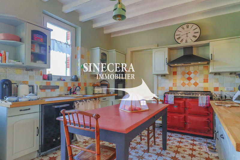 Propriété - 185 m² - 6 pièces