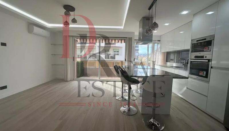 Appartement - 84 m² - 4 pièces