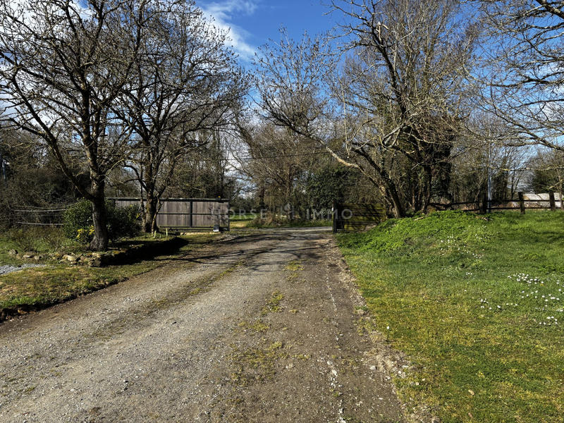 Maison - 418 m² - 12 pièces