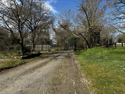 Maison - 418 m² - 12 pièces