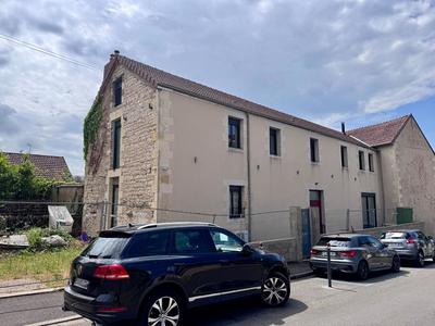 Maison - 400 m² - 7 pièces