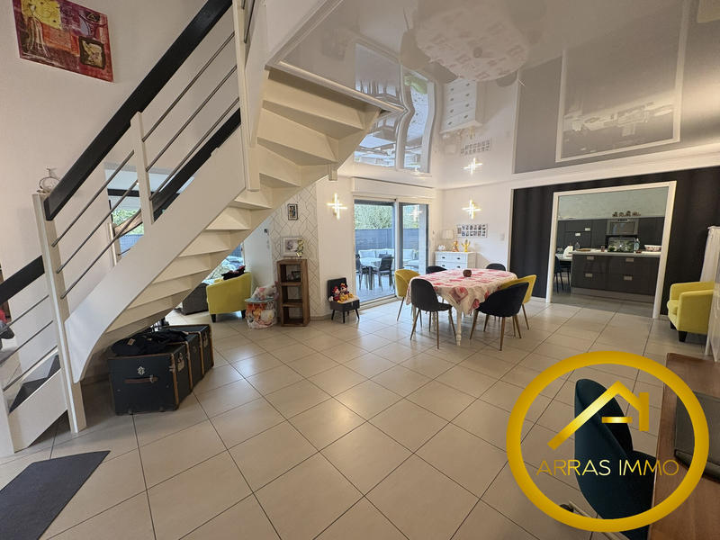 Maison - 136 m² - 4 pièces